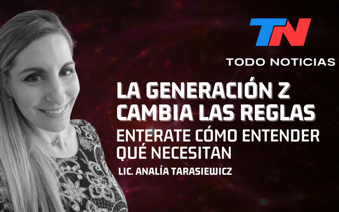 La Generación Z cambia las reglas: qué es “quiet ambition” y por qué ya no buscan ascender en las empresas Las compañías cambiaron sus estrategias de retención de talento ante una nueva generación que prioriza la autonomía y el bienestar. Los incentivos tradicionales, como ascensos y horas extras, perdieron atractivo frente a modelos de trabajo más flexibles y personalizados. Por Paola Florio y Leandro Africano 16 de marzo 2025 05:32hs —El puesto es presencial de lunes a jueves, de 9 a 18 horas y los viernes hasta el mediodía. ¿Te interesa? —¿Hay posibilidad de trabajar remoto? —Mmmm no, la presencialidad de al menos 4 días es un requisito. —Entonces no me interesa. Busco un esquema híbrido con un máximo de tres días en la oficina. Estos tipos de diálogos se volvieron habituales en entrevistas laborales y búsqueda de talento donde participan integrantes de la Generación Z. En esencia son los sub-30, es decir hombres y mujeres que nacieron entre mediados de la década del ‘90 y principios de los 2000, crecieron en un mundo digitalizado, con acceso a información inmediata y un fuerte énfasis en la diversidad, la inclusión y el bienestar personal. Su relación con el trabajo se diferencia de la de generaciones anteriores, priorizando la flexibilidad, la estabilidad emocional y el equilibrio entre vida personal y profesional. Leé también: El primer empleo y los errores más comunes: por qué para 9 de cada 10 jóvenes es difícil conseguir trabajo A diferencia de generaciones anteriores, esta generación no compite por ascender dentro de una empresa ni por ocupar espacios de poder. Su enfoque hacia el empleo responde a la idea de que el trabajo es un medio para acceder a otras experiencias como viajar, formarse en diferentes áreas y equilibrar su vida profesional con su tiempo personal. En este contexto, las empresas enfrentan el desafío de adaptar sus estrategias para atraer y retener talento en un escenario donde los ascensos, las horas extras y los incentivos económicos tradicionales perdieron relevancia. Las encuestas globales reflejan un cambio en las prioridades de los trabajadores. Un informe de Randstad de 2024 indica que el 56% de los empleados se considera ambicioso, pero solo la mitad prioriza el crecimiento profesional. En la Argentina, según el informe Workmonitor, el 65% de los trabajadores busca crecimiento en su carrera, superando la media global, aunque el 60% rechazaría un empleo que afecte su equilibrio personal. Para los especialistas en búsqueda y retención de talentos se produce un fenómeno al que denominan la “consumerización” del mercado laboral que muestra que los trabajadores esperan de sus empleadores una relación similar a la que tienen con las marcas que eligen consumir. La flexibilidad, el bienestar y el propósito influyen en sus decisiones. De hecho, el 60% de los encuestados asegura que busca empleadores que tengan un propósito claro más allá del beneficio económico y un 79% está dispuesto a cambiar de trabajo si eso significa mayor alineación con sus valores personales. Existe una nueva tendencia que está creciendo, conocida como quiet ambition, donde muchos jóvenes ya no sueñan con un ascenso o con ser jefes, como sí aspiraban sus padres o abuelos. (Foto AdobeStock) Existe una nueva tendencia que está creciendo, conocida como quiet ambition, donde muchos jóvenes ya no sueñan con un ascenso o con ser jefes, como sí aspiraban sus padres o abuelos. (Foto AdobeStock) ¿Trabajar para vivir o vivir para trabajar? Existe una nueva tendencia que está creciendo, conocida como quiet ambition, relacionada con el modo en que muchos jóvenes perciben su relación con el trabajo en la actualidad. El eje está puesto en una valoración del crecimiento personal; un mayor balance entre la vida y el trabajo; privilegiar los roles y puestos con menos responsabilidad para evitar el estrés y el desarrollo de habilidades en lugar de la promoción a nivel jerárquico, entre otras cosas. Básicamente, ya no sueñan con un ascenso o con ser jefes, como sí aspiraban sus padres o abuelos. De hecho, el 64% de los consultados considera importante tener flexibilidad para trabajar desde cualquier lugar y el 67% valora altamente la posibilidad de trabajar de manera remota o híbrida. La licenciada Analía Tarasiewicz (M.N. 57898), CEO, Psicóloga & Coach Laboral en “Trabaja Mejor” lo analiza desde varias aristas. “Por un lado, puede ser el cambio de la escala de valores, que a diferencia de las generaciones anteriores que priorizaban el éxito profesional y la escalera corporativa, ahora parecen valorar más la salud, el bienestar, la flexibilidad y la autonomía. Tienen una preferencia importante sobre el equilibrio entre la vida personal y la vida laboral, entonces eligen estar en equilibrio antes que sacrificarse por un ascenso que por ahí les implica más estrés y menos tiempo libre que les complejizaría su día a día”, explica. Leé también: Amor en la oficina: más de la mitad de los argentinos confiesa que se enamoró en su lugar de trabajo Por otro lado, la especialista señala el impacto de la pandemia y cómo vino a reforzar la idea de que “la vida es corta, el futuro es incierto y hay que disfrutar más de lo que uno tiene, que el tiempo es valioso como recurso y esto hizo que muchas personas pudieran mirar hacia dentro y reconsiderar cuál era el significado del trabajo en su vida y en qué posición iban a poner su felicidad, calidad de vida, vínculos y su cuerpo”. La Generación Z cambia por completo su relación con el trabajo, según el informe Workmonitor 2024 de Randstad. (Infografía: Iván Paulucci - TN Videolab). La Generación Z cambia por completo su relación con el trabajo, según el informe Workmonitor 2024 de Randstad. (Infografía: Iván Paulucci - TN Videolab). Un eje no menos importante es registrar el cambio de concepción del éxito: “Antes era solamente escalar y tener un salario más alto, un bono y ahora el éxito empieza a medirse desde otras experiencias ligadas con la salud mental, lo emocional, estar más tiempo con la gente que uno ama y con hacer las cosas que a uno le gustan”. Este último punto, Tarasiewicz lo une con la desilusión que sufren los jóvenes con el modelo tradicional de empleo. “Vimos a nuestros padres, tíos y abuelos dedicando su vida al trabajo, estresados y sacrificando a toda la familia. Y al final, crecimos casi sin padre o sin madre porque tenían que salir a trabajar. Esto generó también un rechazo a la cultura del sacrificio y sobre todo, a la híperproductividad que hasta les causó la muerte, enfermedades, ataques al corazón, depresión, etc.”, asegura. Para finalizar, la especialista menciona la influencia de las redes sociales y las nuevas narrativas que ofrecen los generadores de contenidos que muestran “otras formas de trabajo en el mundo que ofrecer una modalidad de vida distinta”. Flexibilidad y bienestar: nuevas estrategias para atraer talento Las empresas registraron la necesidad y comenzaron a hacer algunos movimientos. Gustavo Aguilera, director de Talent Solutions y People & Culture en ManpowerGroup Argentina, describe que muchas empresas flexibilizaron sus esquemas de beneficios para que los colaboradores elijan opciones alineadas con sus intereses. Algunas estrategias incluyen sistemas de puntos intercambiables por capacitaciones, experiencias culturales o actividades recreativas. Además, en lugar de ascensos tradicionales, las compañías implementaron oportunidades de movilidad interna y programas de rotación entre diferentes áreas o regiones. Jean Pierre Saint-Hubert, CMO de Alkemy, plataforma de acceso a oportunidades laborales, menciona que las organizaciones ofrecen teletrabajo, descuentos en gimnasios e internet, esquemas laborales por objetivos y encuentros presenciales opcionales. Para gestionar esta diversidad de expectativas, el ejecutivo recomienda adaptar las políticas laborales a los diferentes perfiles. “El primer paso es evitar generalizaciones y comprender que cada colaborador tiene motivaciones distintas. Mientras algunos priorizan el crecimiento profesional, otros buscan flexibilidad y experiencias personales”, explica Saint-Hubert. En este sentido José Tam, vicepresidente de Transformación Digital en Softtek, compañía enfocada en los servicios de tecnología, destaca que el avance tecnológico influyó en la forma en que la Generación Z concibe el trabajo. “Las empresas que no evolucionen hacia modelos de trabajo más flexibles perderán talento clave. La clave está en innovar y ofrecer entornos dinámicos que respondan a las expectativas de esta generación”, señala. En ese sentido, Softtek implementó programas que permiten a los empleados explorar diferentes áreas dentro de la organización sin necesidad de seguir un esquema jerárquico tradicional. El 67% de las personas relevadas aseguran que valora altamente la posibilidad de trabajar de manera remota o híbrida. (Foto: Adobe Stock). El 67% de las personas relevadas aseguran que valora altamente la posibilidad de trabajar de manera remota o híbrida. (Foto: Adobe Stock). La redefinición del liderazgo y la cultura organizacional El cambio en la concepción del trabajo modificó la dinámica de liderazgo dentro de las empresas. Desde la mirada de ManpowerGroup, con 60 años de presencia en el país, se observa que las estructuras jerárquicas rígidas dieron paso a modelos de gestión colaborativa. Los líderes pusieron el foco en la comunicación abierta y la participación de los empleados en la toma de decisiones para generar confianza y compromiso. Jeff LeBlanc, creador del modelo de liderazgo Engaged Empathy Leadership Model (EELM), afirma en sus libros que los jóvenes profesionales no buscan líderes carismáticos, sino claridad en las expectativas, equidad en las oportunidades y un entorno seguro psicológicamente. Según su investigación, las estrategias que combinan empatía, equidad y estructura mejoran el compromiso y reducen la rotación de personal. Algunas empresas realizaron cambios estructurales para adaptarse a estas nuevas demandas. Una firma de tutorías sustituyó las evaluaciones de desempeño tradicionales por reuniones individuales informales, lo que favoreció el sentido de pertenencia entre los empleados. En el sector manufacturero, una compañía modificó su sistema de bonificaciones, privilegiando el rendimiento del equipo en lugar de recompensas individuales por antigüedad. En la industria gastronómica, algunas cadenas establecieron reuniones semanales para recibir retroalimentación de los empleados y permitir que opinen sobre la gestión de la empresa. Leé también: La Argentina, entre los países con menos licencia por paternidad: qué cambios impulsan y qué pasa en el mundo Mientras las industrias vinculadas a la tecnología captaron la atención de la Generación Z con entornos dinámicos e innovadores, otros sectores enfrentan mayores desafíos. La consultoría, el desarrollo de software y la ciberseguridad lograron atraer talento joven al ofrecer oportunidades de aprendizaje constante y modelos de trabajo flexible. En contraste, las industrias tradicionales que requieren alta presencialidad encontraron dificultades para retener a los jóvenes trabajadores. En estos casos, las estrategias incluyen licencias más flexibles y beneficios personalizados que respondan a las expectativas actuales. Un escenario en constante cambio.